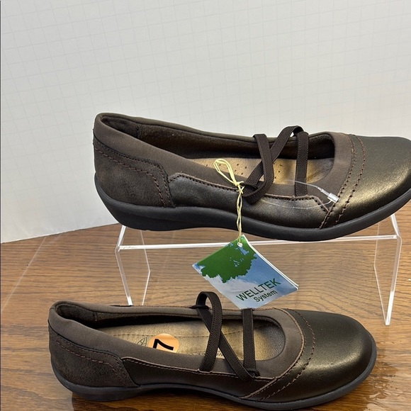 Earth Origins Shoes - Earth Origins Brown Flats with Comfort Strap